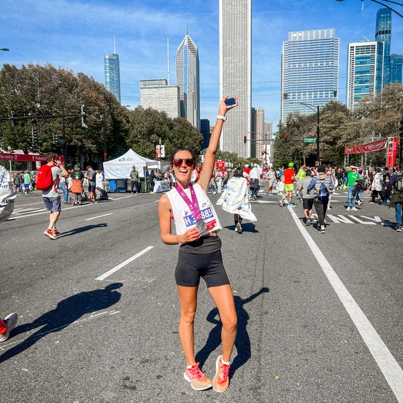 Meet your Posher, Lauren - Picture 1 of 3